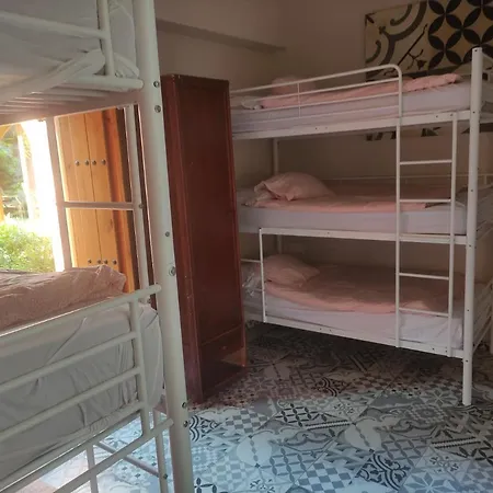 Con Encanto La Luna En El Alba Vandrarhem Granada