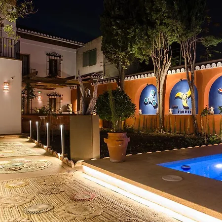 Con Encanto La Luna En El Alba