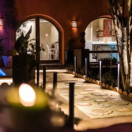 ゲストハウス Con Encanto La Luna En El Alba 3*
