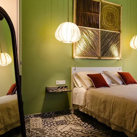 Con Encanto La Luna En El Alba *