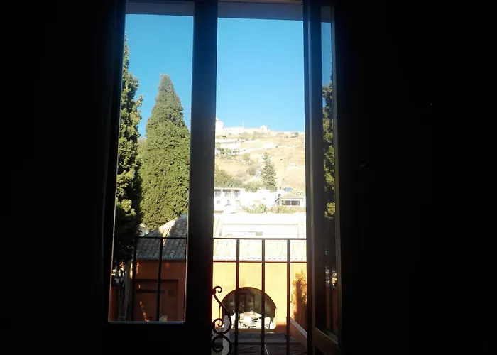 Con Encanto La Luna En El Alba Hostal Granada